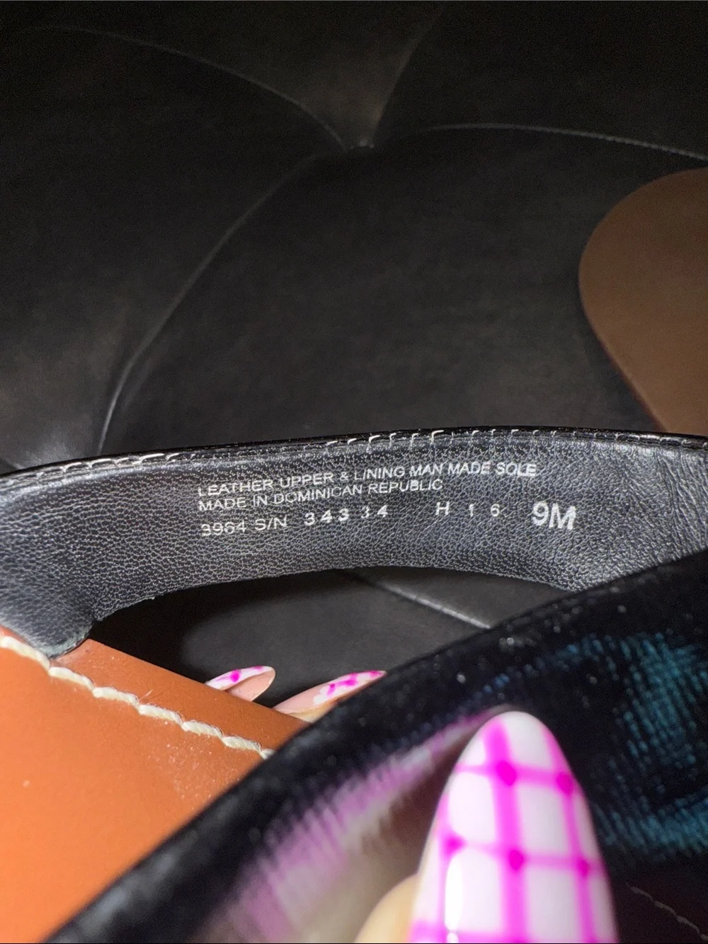 Tory Burch Black Patent Leather Thong Sandals with Gold Emblem Women's Size 9M